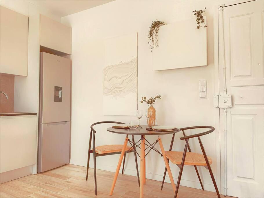 Cozy Apartment With Private Courtyard Barcarena Екстер'єр фото