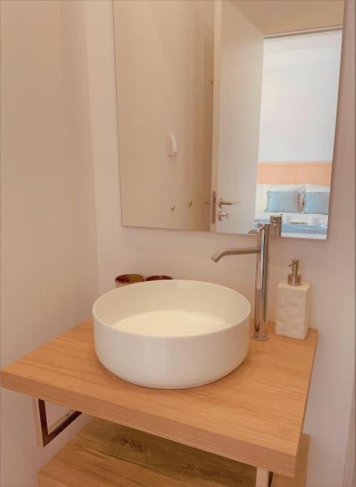 Cozy Apartment With Private Courtyard Barcarena Екстер'єр фото